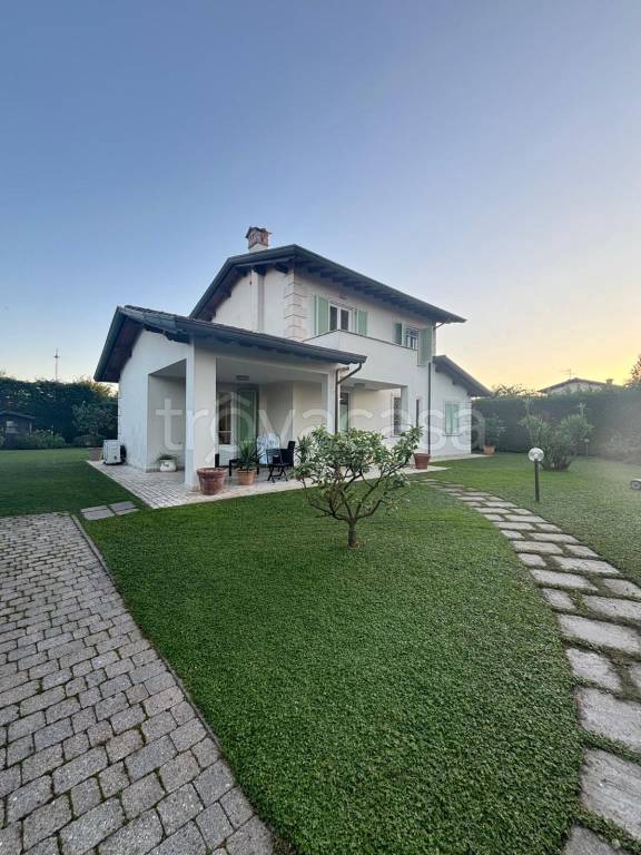 casa indipendente in vendita a Pietrasanta