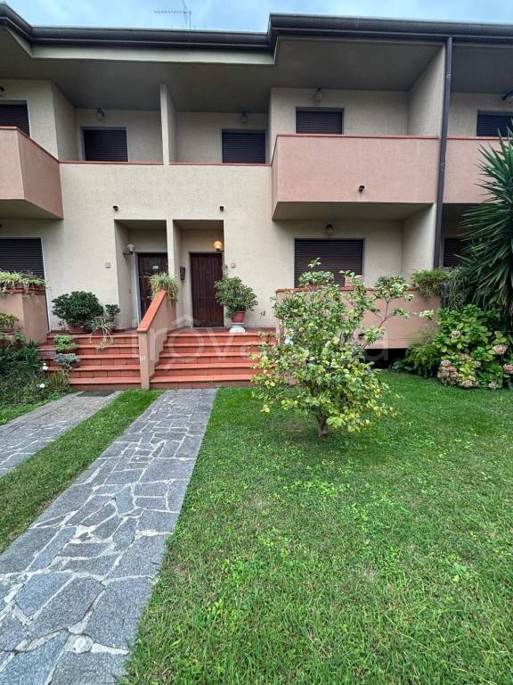 casa indipendente in vendita a Pietrasanta