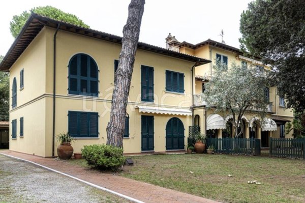 casa indipendente in vendita a Pietrasanta in zona Vignone