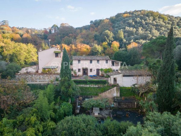 casa indipendente in vendita a Pietrasanta