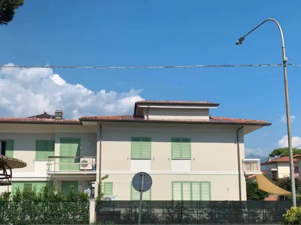 casa indipendente in vendita a Pietrasanta in zona Marina di Pietrasanta