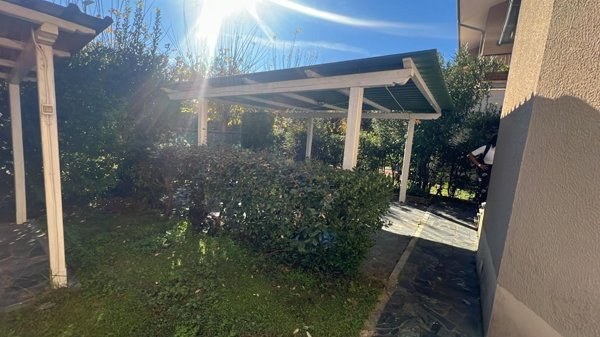 casa semindipendente in vendita a Pietrasanta in zona Marina di Pietrasanta