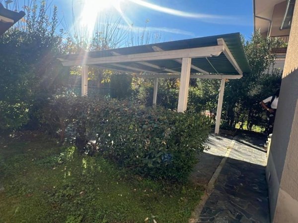 casa semindipendente in vendita a Pietrasanta in zona Marina di Pietrasanta