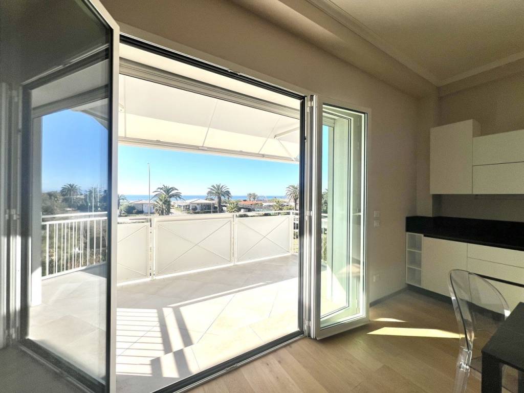 appartamento in vendita a Pietrasanta in zona Tonfano