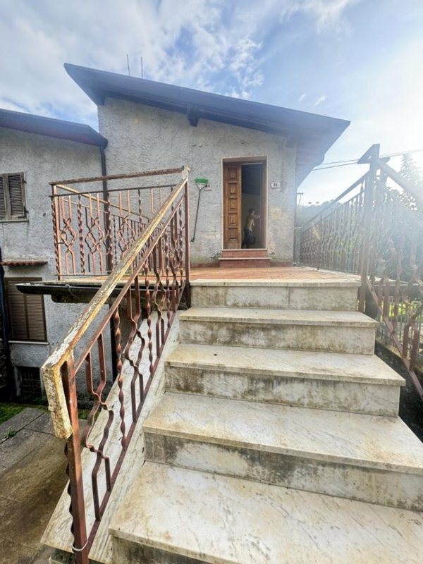 casa indipendente in vendita a Pietrasanta