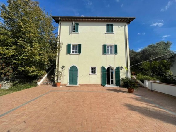 casa indipendente in vendita a Pietrasanta