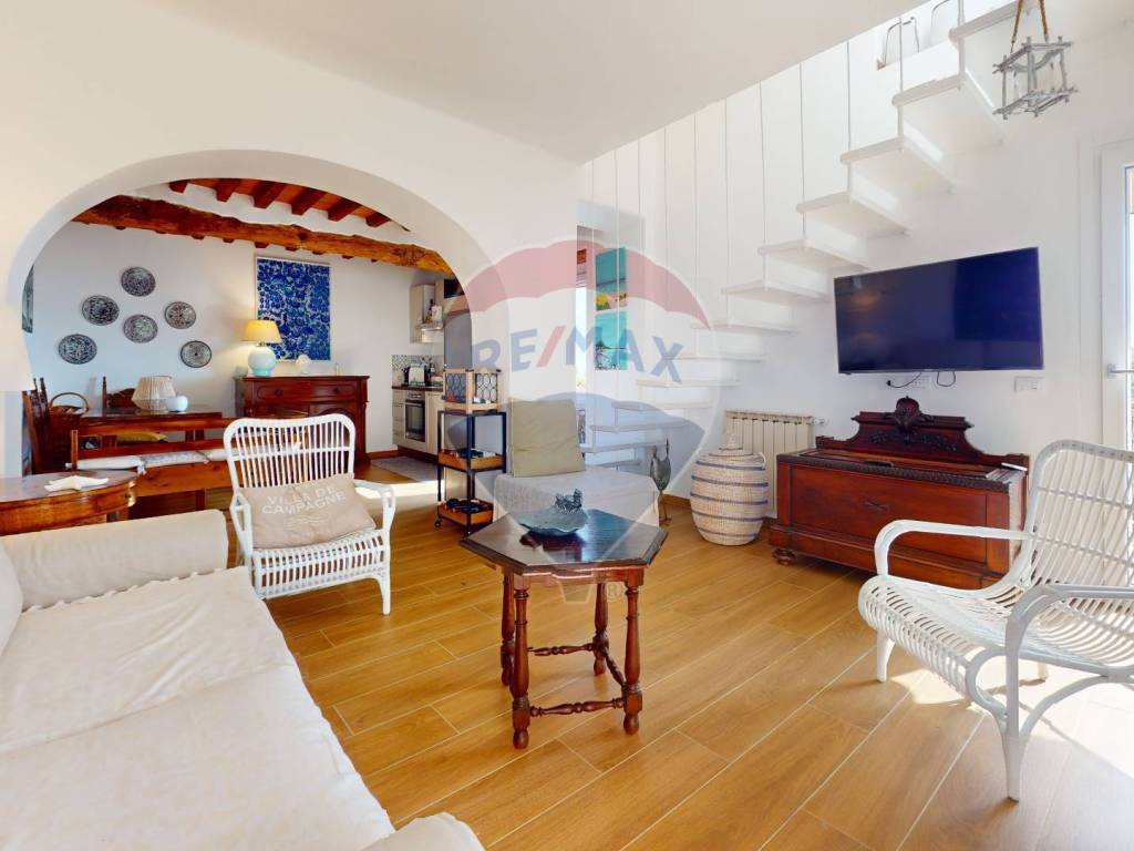 casa indipendente in vendita a Pietrasanta in zona Capezzano Monte