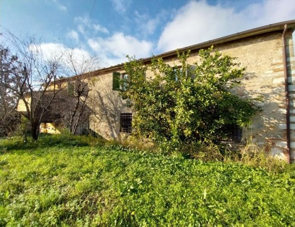 casa indipendente in vendita a Pietrasanta