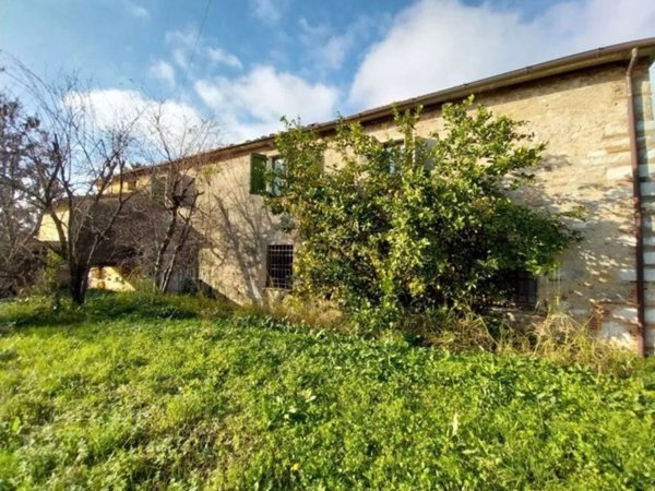 casa indipendente in vendita a Pietrasanta