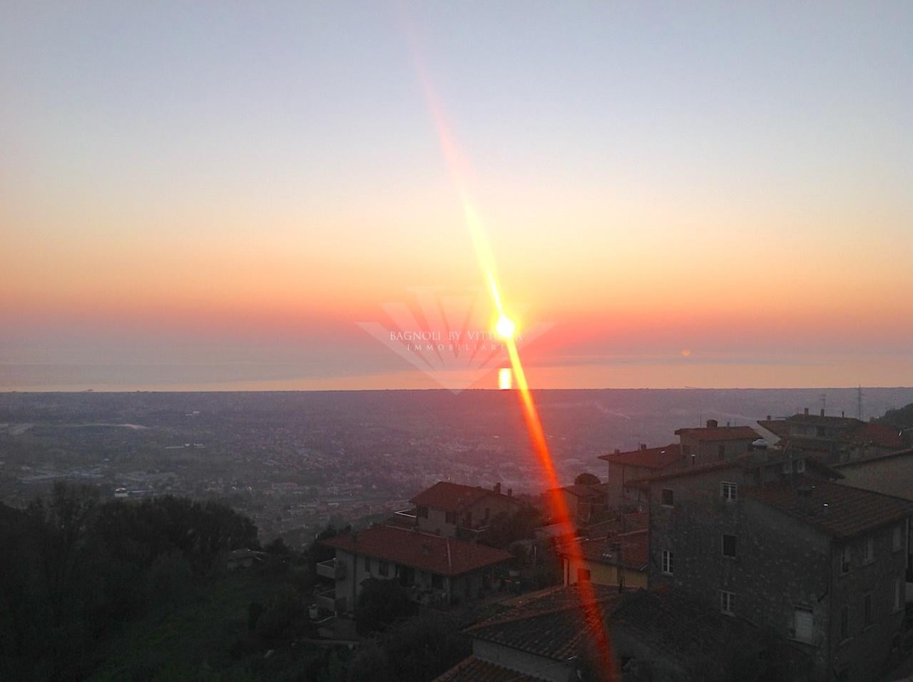 casa indipendente in vendita a Pietrasanta in zona Capezzano Monte