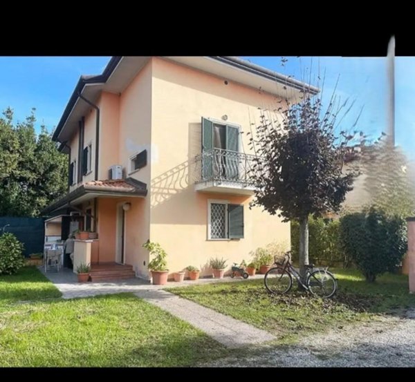 casa indipendente in vendita a Pietrasanta