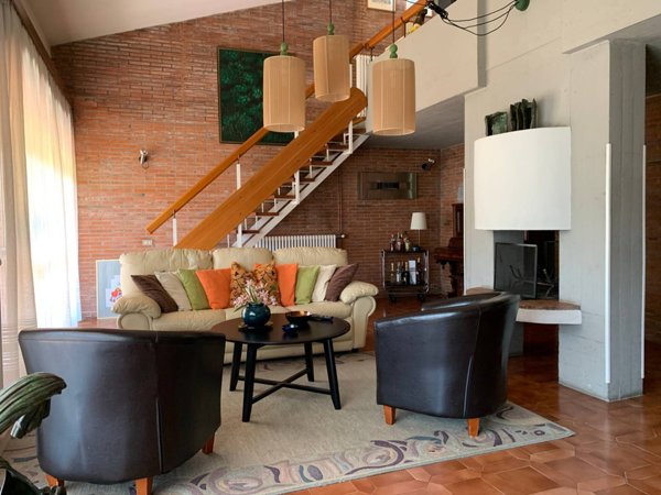 casa indipendente in vendita a Pietrasanta in zona Traversagna