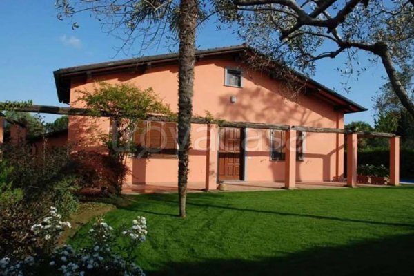 casa indipendente in vendita a Pietrasanta in zona Marina di Pietrasanta