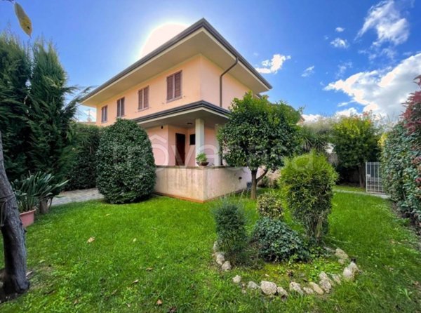 casa indipendente in vendita a Pietrasanta