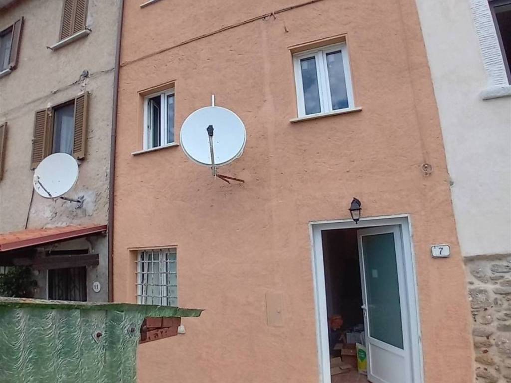 casa indipendente in vendita a Pietrasanta in zona Vallecchia