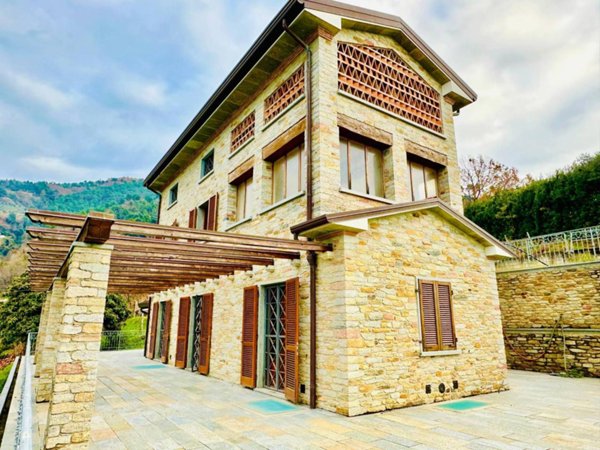casa indipendente in vendita a Pietrasanta