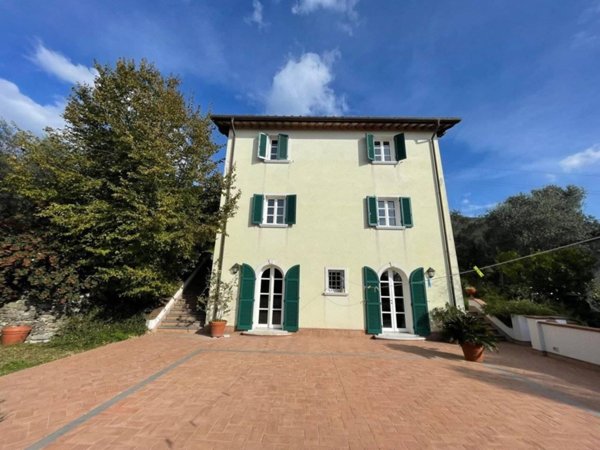 casa indipendente in vendita a Pietrasanta