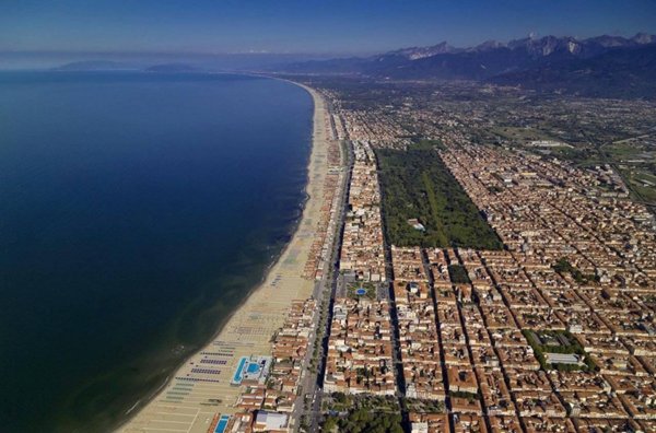 appartamento in vendita a Pietrasanta in zona Fiumetto
