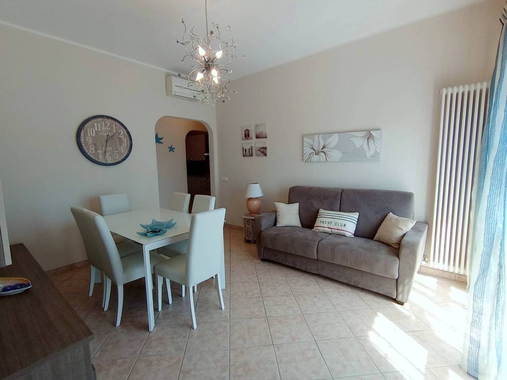 appartamento in vendita a Pietrasanta in zona Tonfano