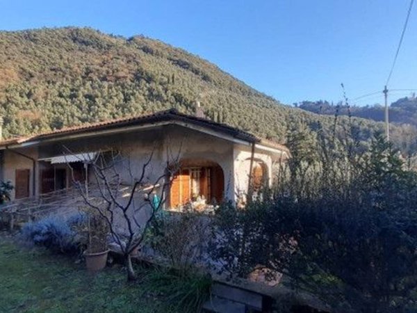 casa indipendente in vendita a Pietrasanta