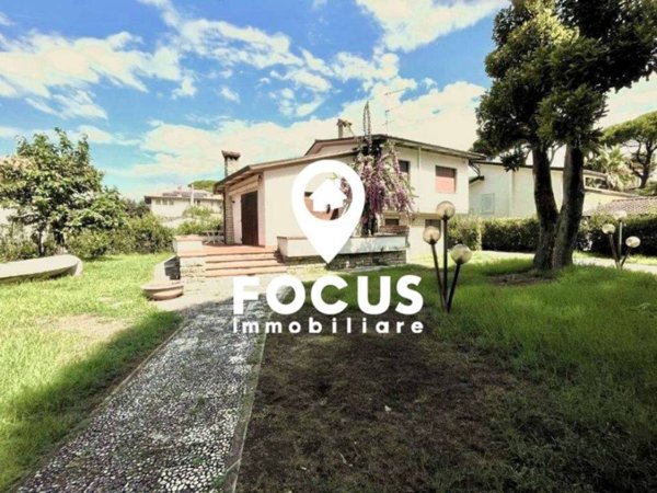 casa indipendente in vendita a Pietrasanta in zona Marina di Pietrasanta