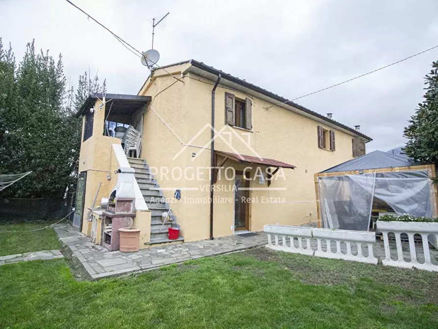 casa indipendente in vendita a Pietrasanta in zona Vignone