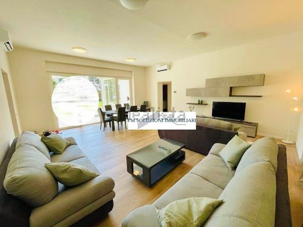 casa indipendente in vendita a Pietrasanta in zona Tonfano