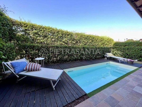 casa indipendente in vendita a Pietrasanta