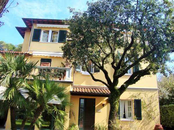 casa indipendente in vendita a Pietrasanta in zona Marina di Pietrasanta