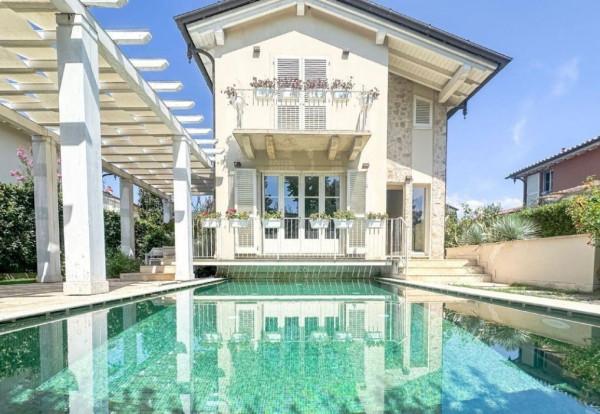casa indipendente in vendita a Pietrasanta in zona Marina di Pietrasanta