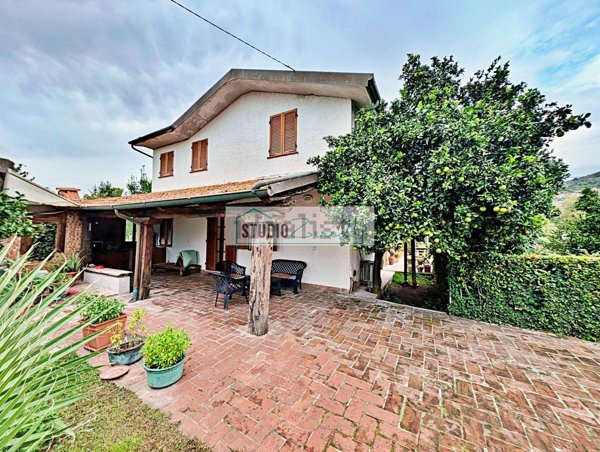 casa indipendente in vendita a Pietrasanta