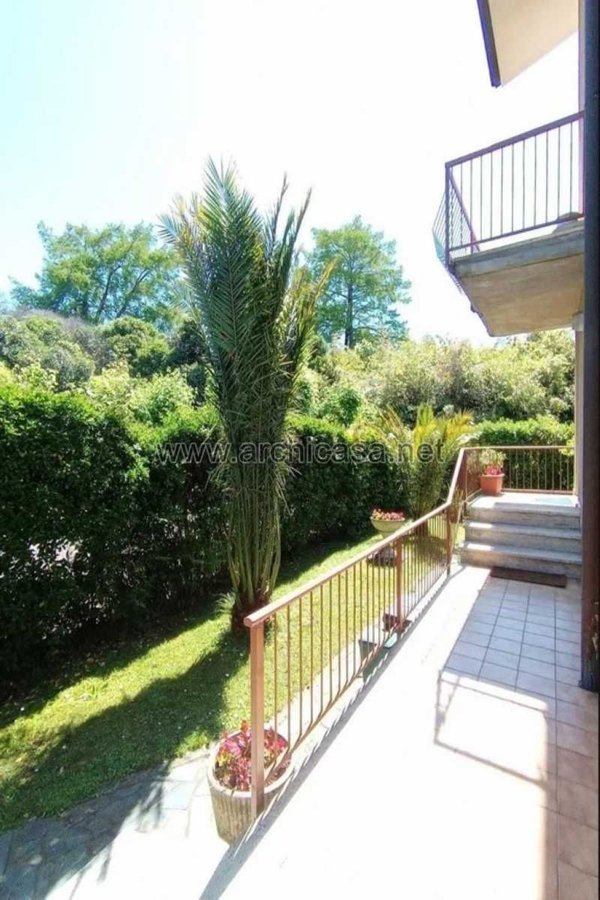 casa indipendente in vendita a Pietrasanta in zona Fiumetto