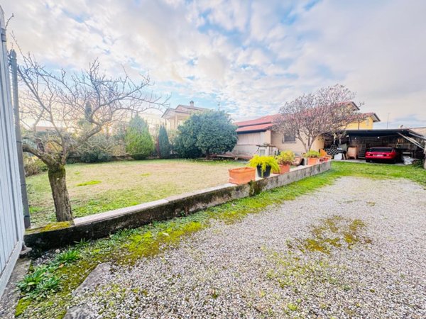 casa indipendente in vendita a Pietrasanta