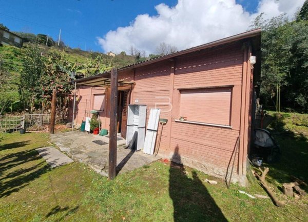 casa indipendente in vendita a Pietrasanta in zona Strettoia
