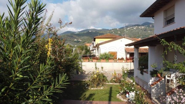 casa indipendente in vendita a Pietrasanta