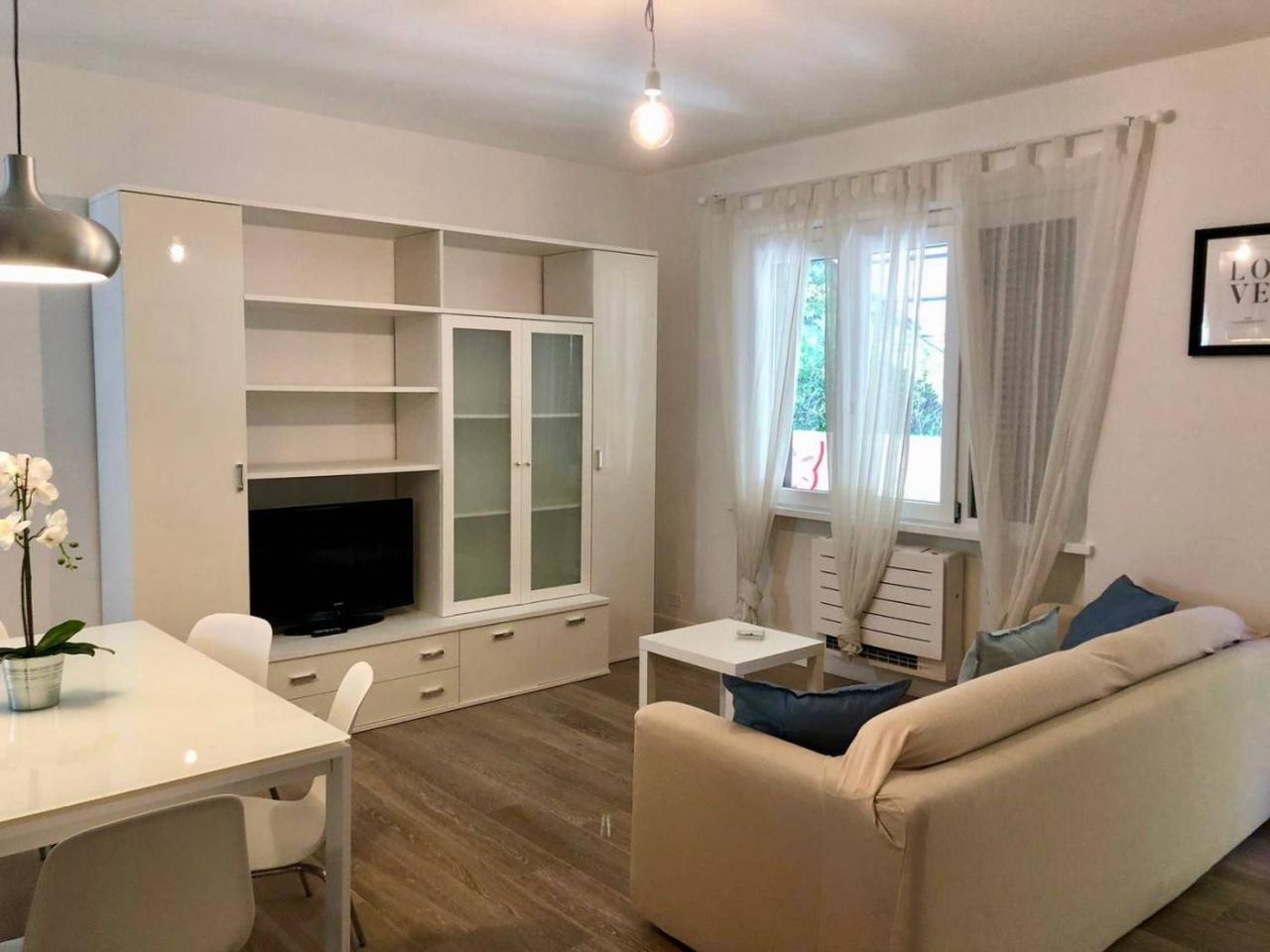 casa indipendente in vendita a Pietrasanta in zona Fiumetto