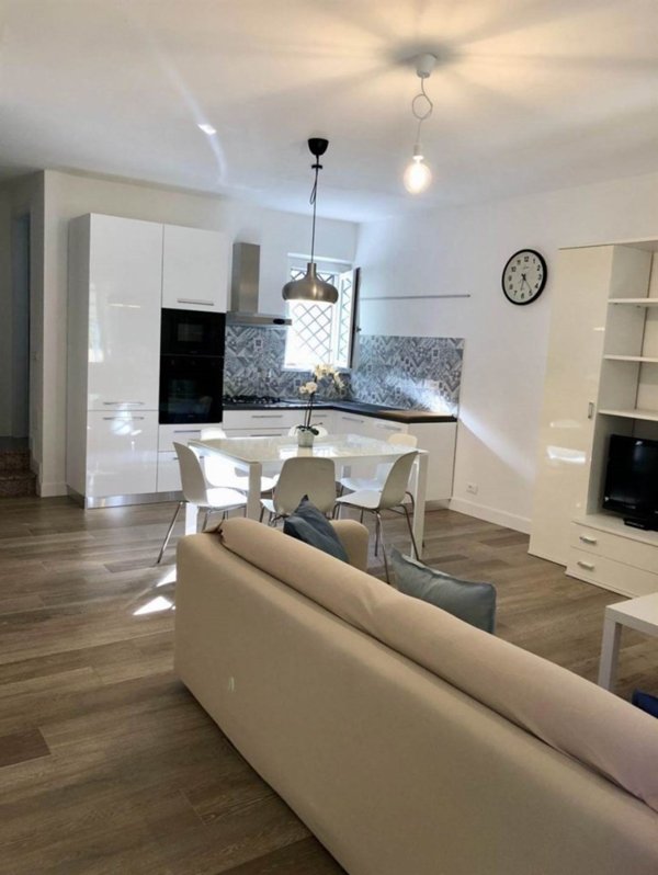 casa indipendente in vendita a Pietrasanta in zona Fiumetto