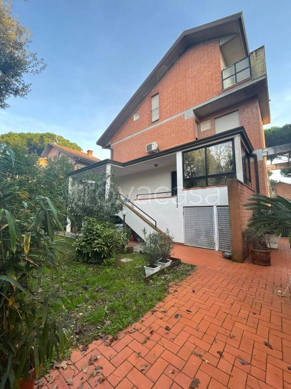 casa indipendente in vendita a Pietrasanta