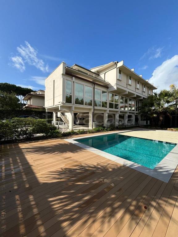 casa indipendente in vendita a Pietrasanta in zona Vignone