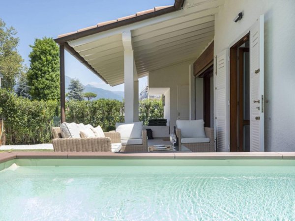 casa indipendente in vendita a Pietrasanta in zona Marina di Pietrasanta
