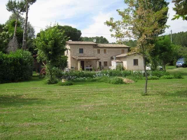 casa indipendente in vendita a Pietrasanta