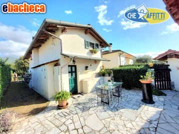 casa indipendente in vendita a Pietrasanta in zona Marina di Pietrasanta