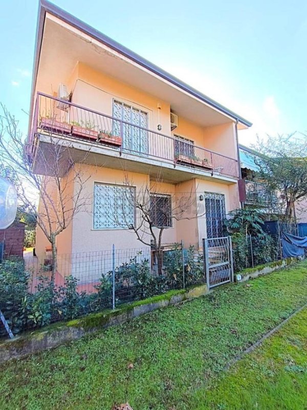 casa indipendente in vendita a Pietrasanta in zona Marina di Pietrasanta