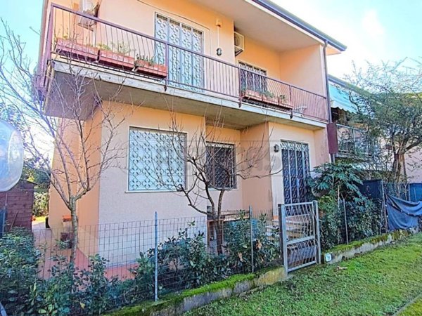 casa indipendente in vendita a Pietrasanta in zona Marina di Pietrasanta