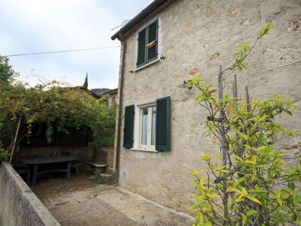 appartamento in vendita a Pietrasanta in zona Capezzano Monte