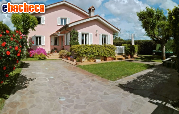 casa indipendente in vendita a Pietrasanta