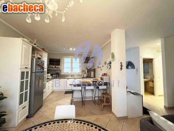casa indipendente in vendita a Pietrasanta in zona Osterietta