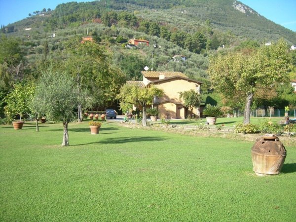 casa indipendente in vendita a Pietrasanta