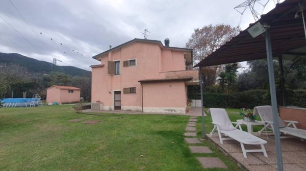 casa indipendente in vendita a Pietrasanta