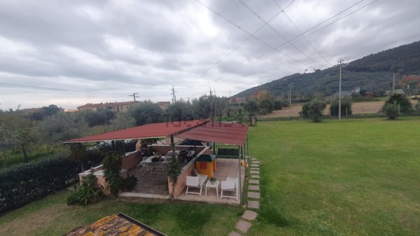 casa indipendente in vendita a Pietrasanta